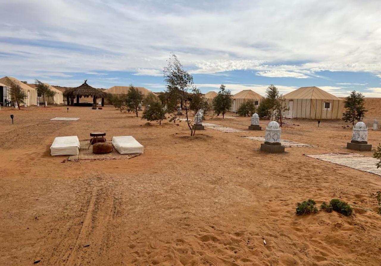 Отель Sahara Traveling Camp Мерзуга Экстерьер фото