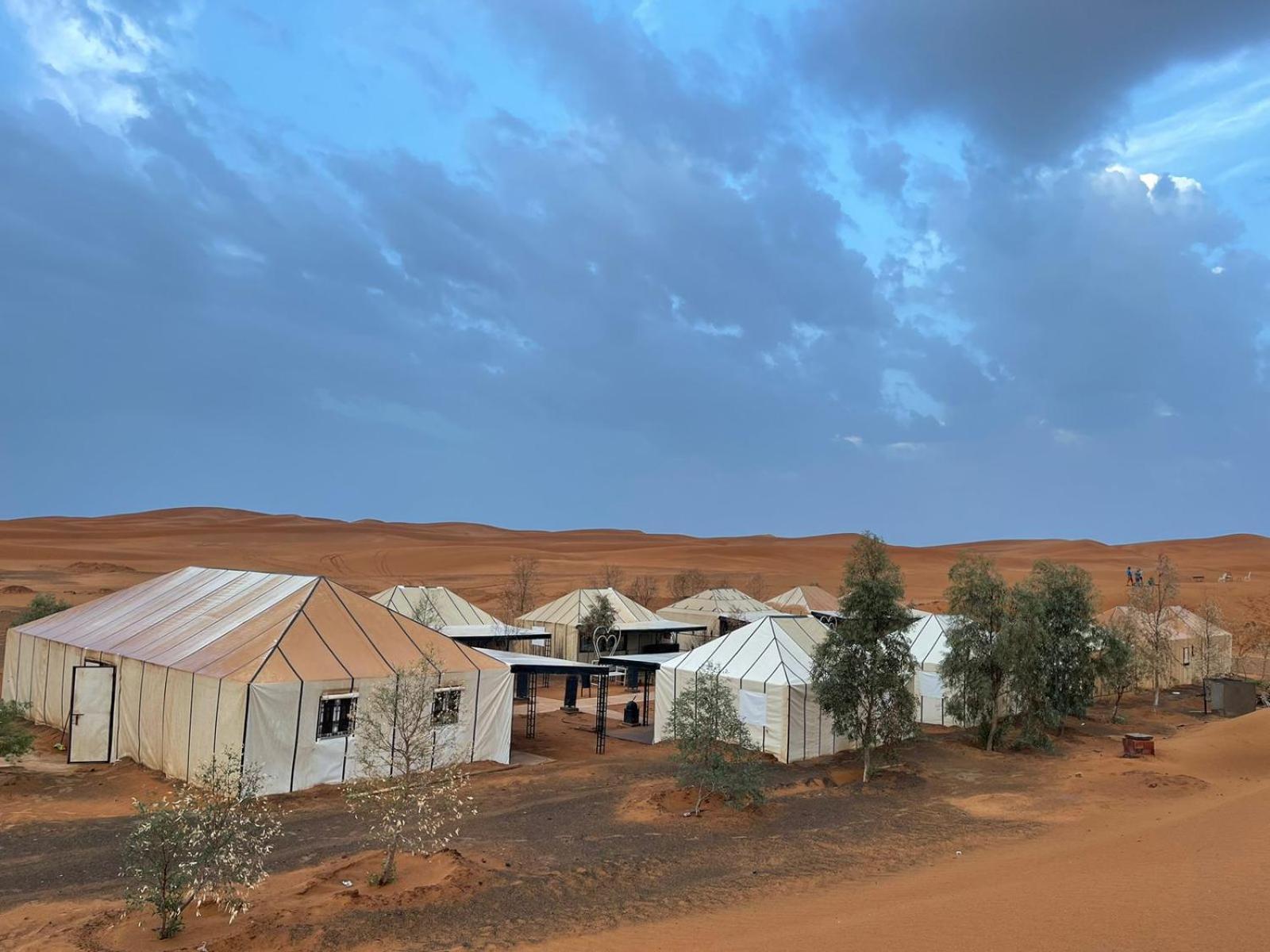 Отель Sahara Traveling Camp Мерзуга Экстерьер фото
